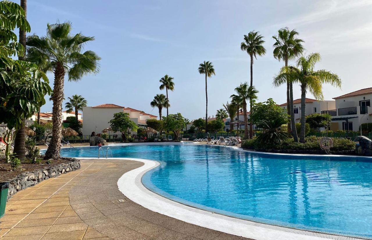 Juangy'S Apartments In Las Adelfas Golf Del Sur ซานมิเกลเดียโบนา ภายนอก รูปภาพ