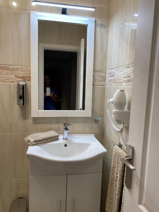 Juangy'S Apartments In Las Adelfas Golf Del Sur ซานมิเกลเดียโบนา ภายนอก รูปภาพ