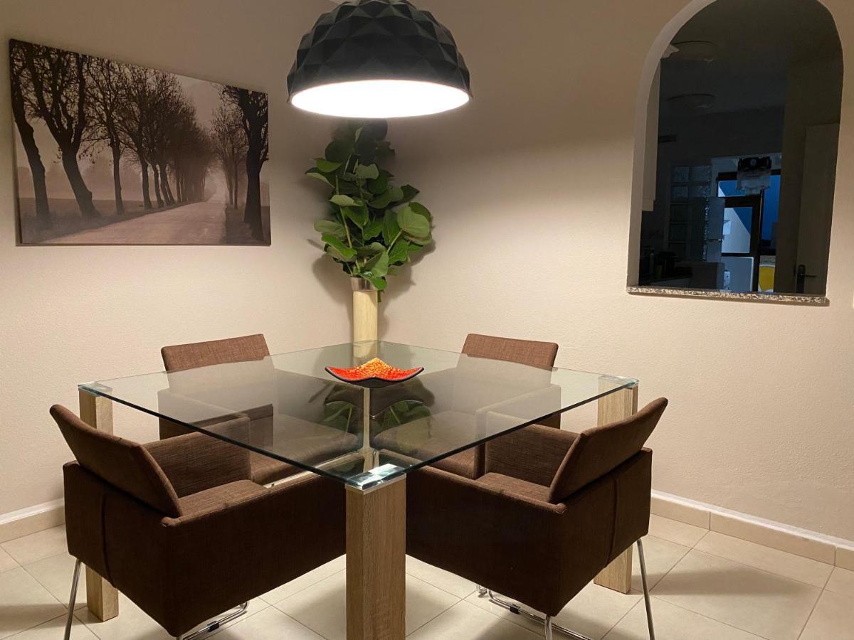 Juangy'S Apartments In Las Adelfas Golf Del Sur ซานมิเกลเดียโบนา ภายนอก รูปภาพ