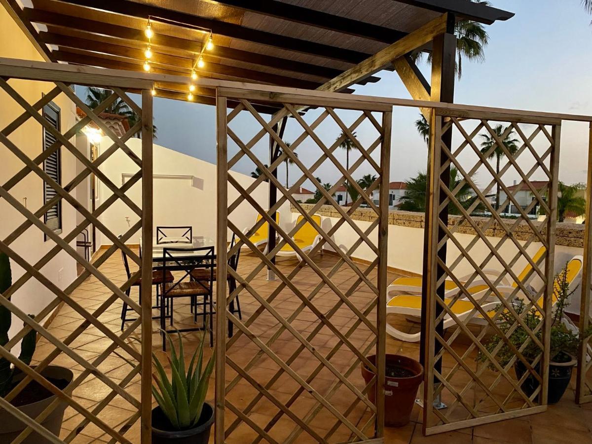 Juangy'S Apartments In Las Adelfas Golf Del Sur ซานมิเกลเดียโบนา ภายนอก รูปภาพ