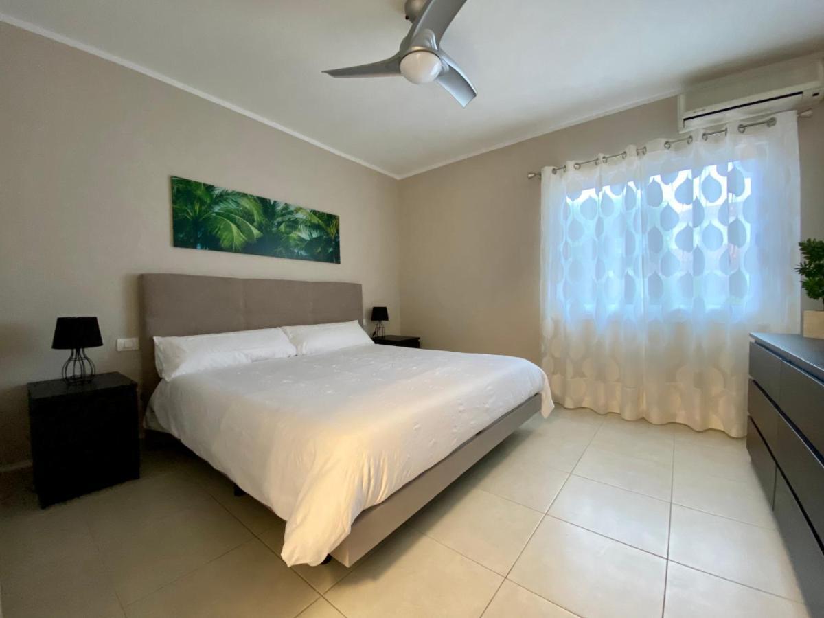 Juangy'S Apartments In Las Adelfas Golf Del Sur ซานมิเกลเดียโบนา ภายนอก รูปภาพ