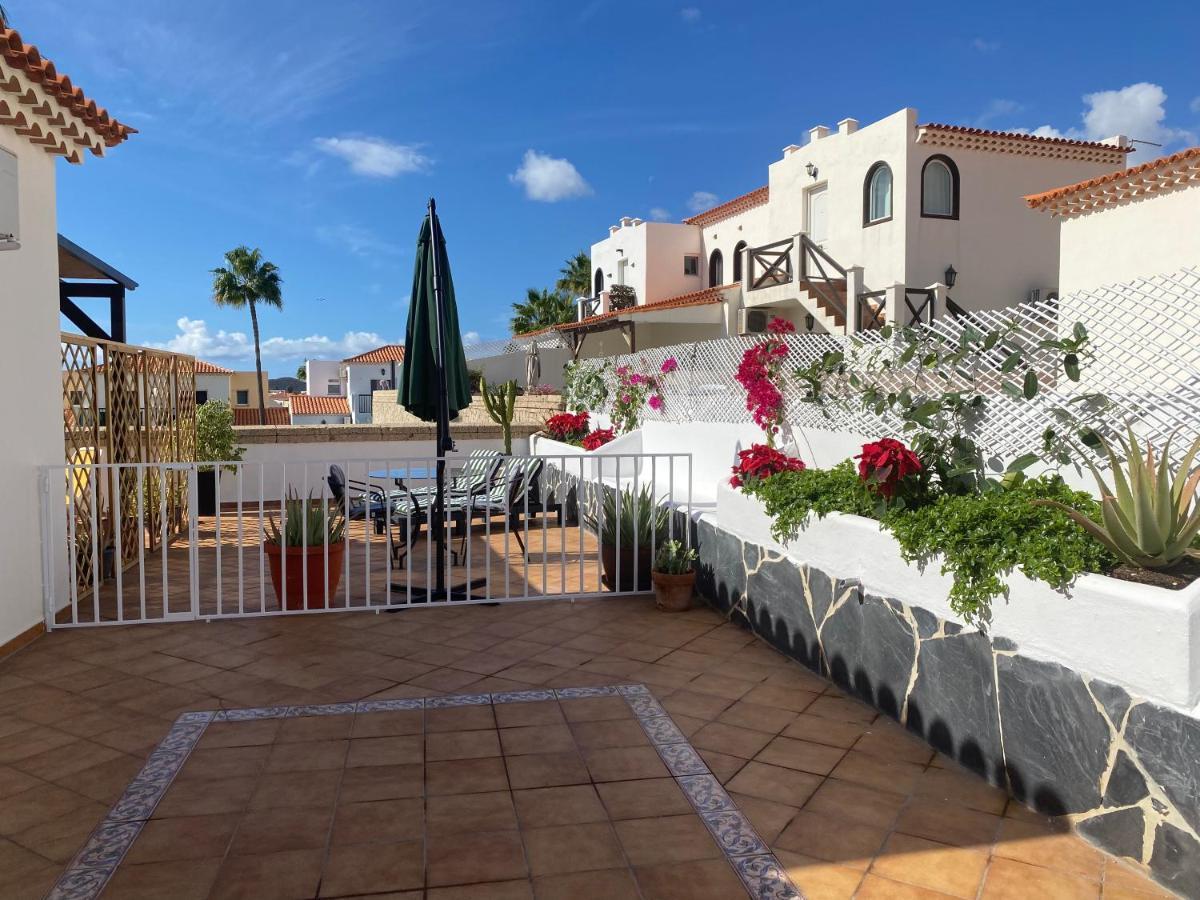 Juangy'S Apartments In Las Adelfas Golf Del Sur ซานมิเกลเดียโบนา ภายนอก รูปภาพ