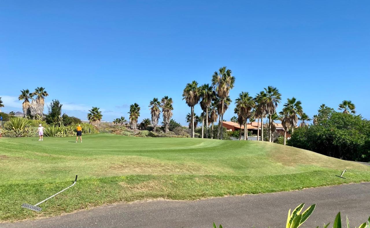 Juangy'S Apartments In Las Adelfas Golf Del Sur ซานมิเกลเดียโบนา ภายนอก รูปภาพ