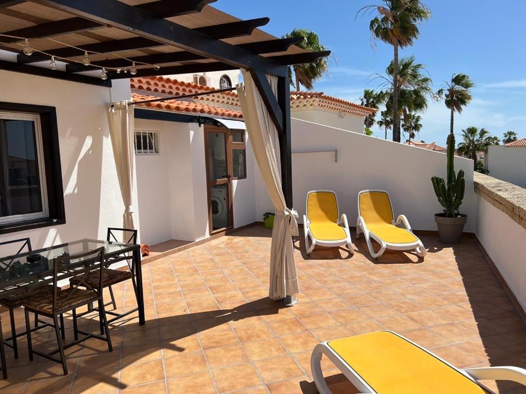 Juangy'S Apartments In Las Adelfas Golf Del Sur ซานมิเกลเดียโบนา ภายนอก รูปภาพ
