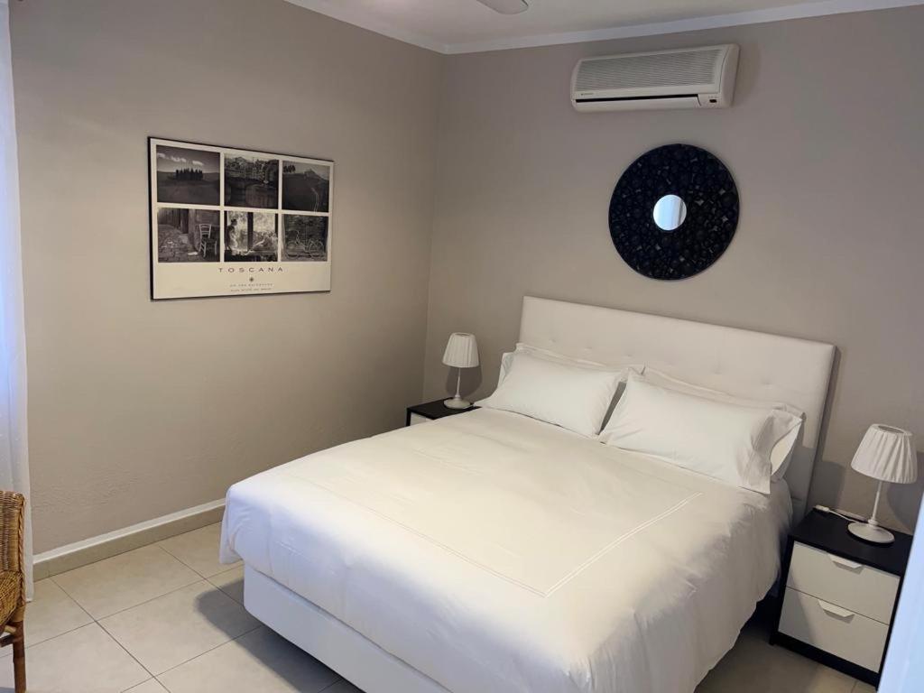 Juangy'S Apartments In Las Adelfas Golf Del Sur ซานมิเกลเดียโบนา ภายนอก รูปภาพ